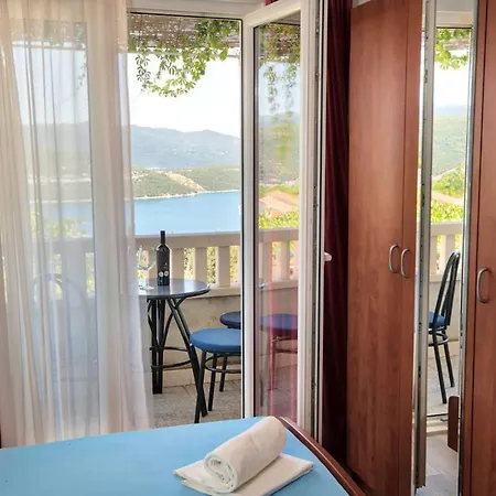 Bona * Neum