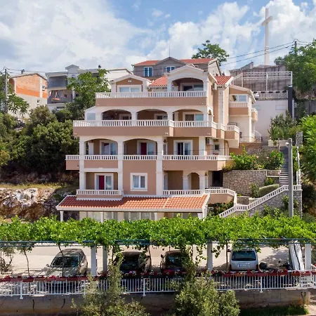 Bona * Neum