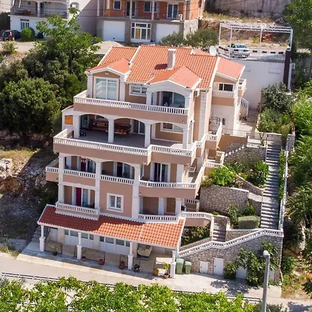 Apartment Bona